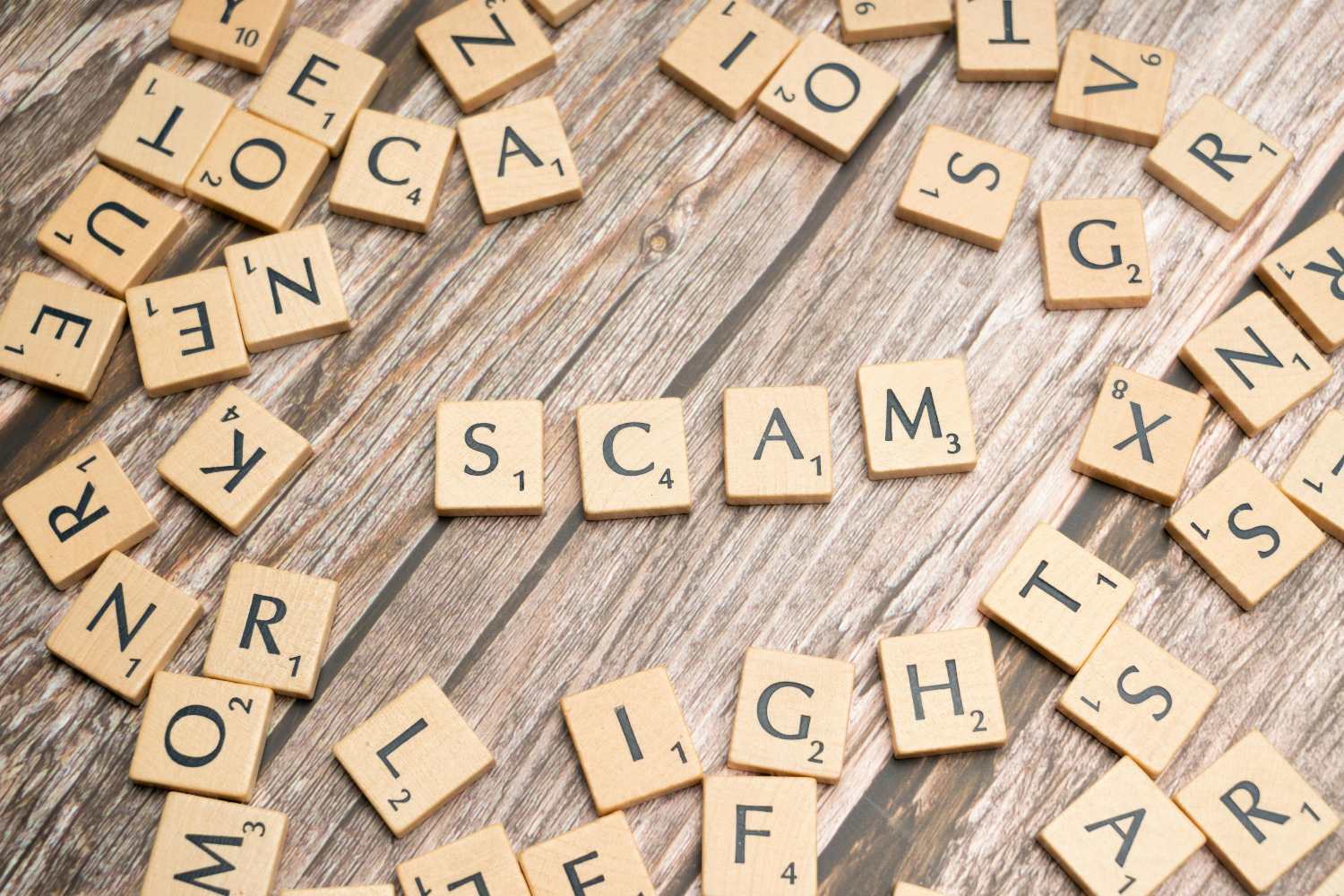 Avoiding scams - how to identify legitimate online course help services